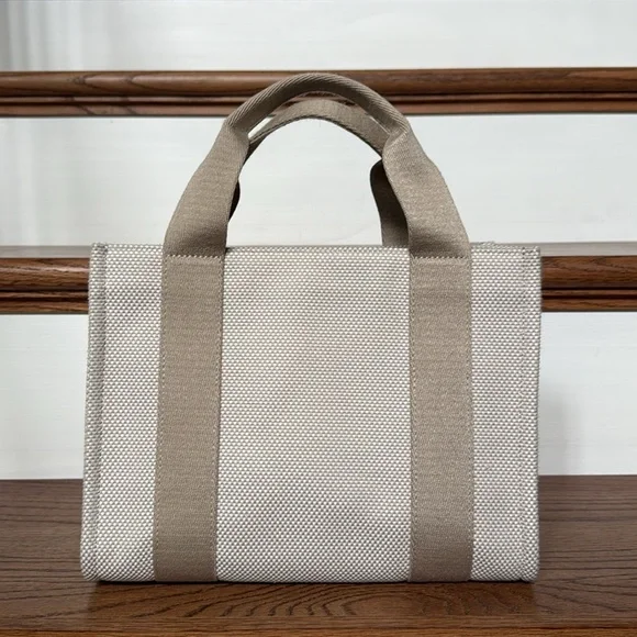 Lululemon Mini Boxy Tote 4.5L ivory tan EUC - Picture 4 of 8